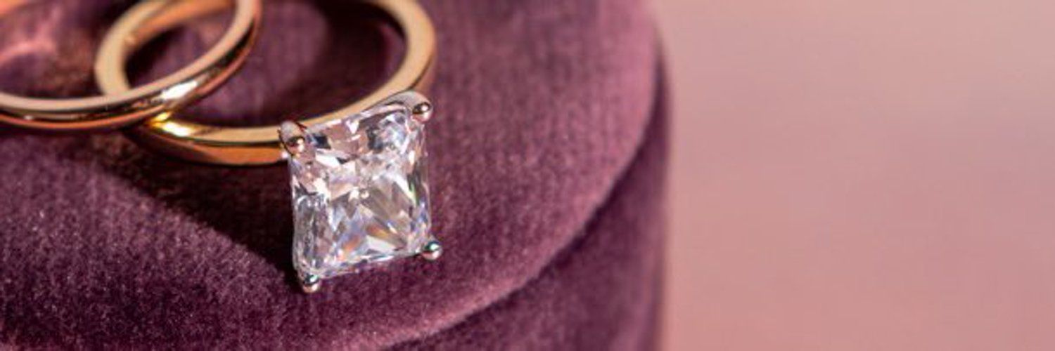 Plum Diamonds Banner