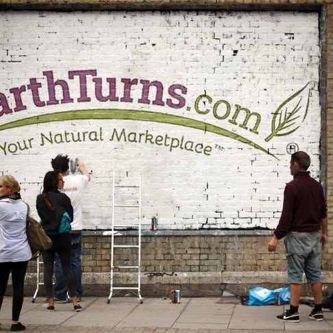 EarthTurns.com Logo